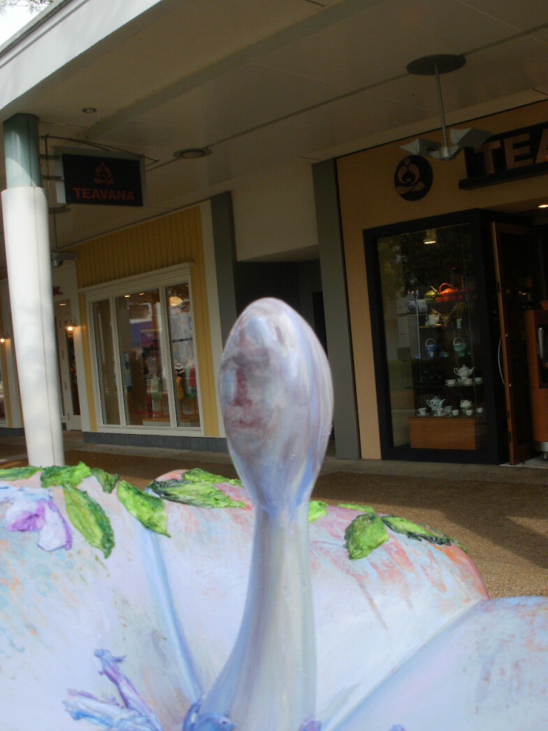 Birdbath top close up